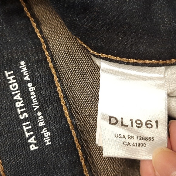 DL1961 Patti Straight high rise ankle - Picture 9 of 12